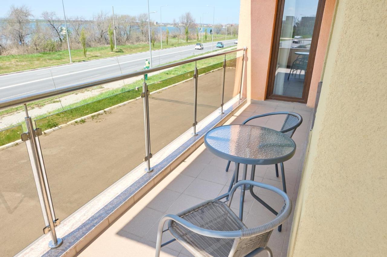 La Vida Loca Apartment Summerland Mamaia Exterior foto